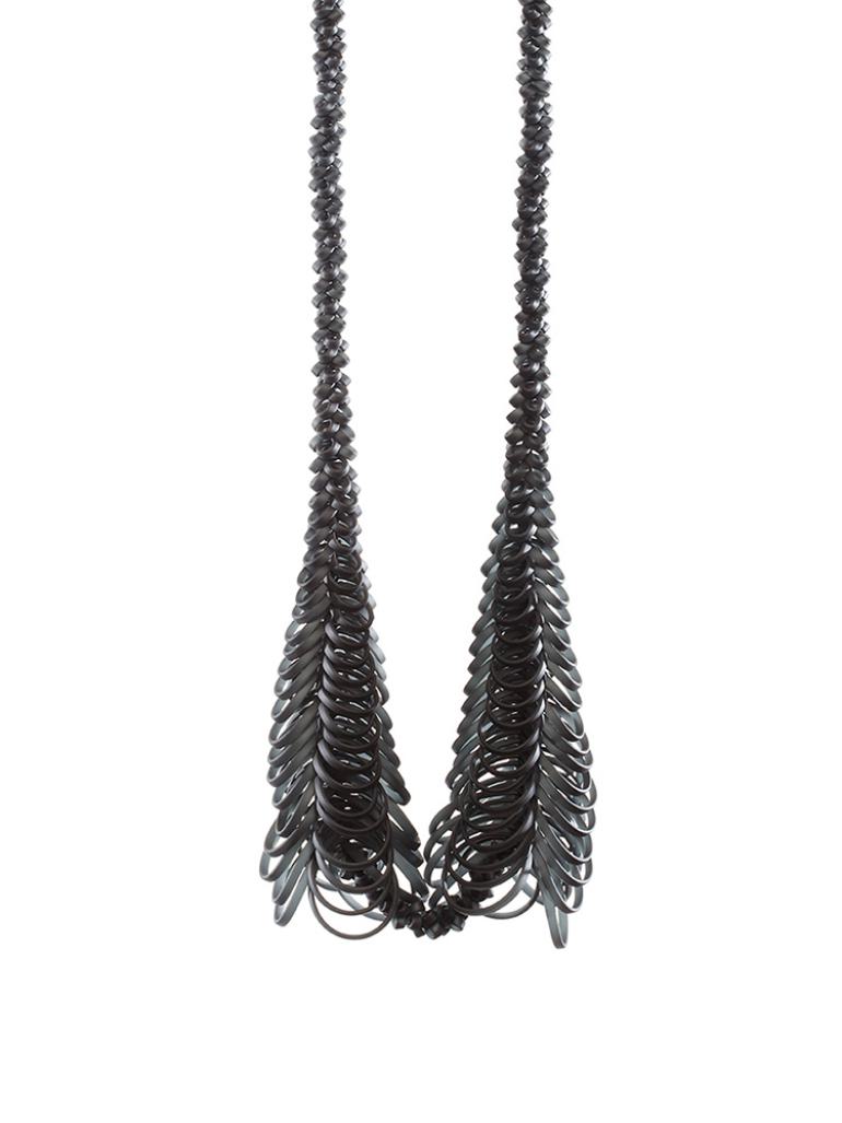 Silke Trekel, Kette, schwarz 01, Kunststoff