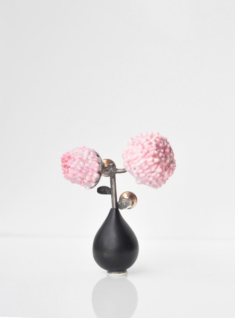 Saerom Kong, Brosche 'Cherrry Blossoms'
