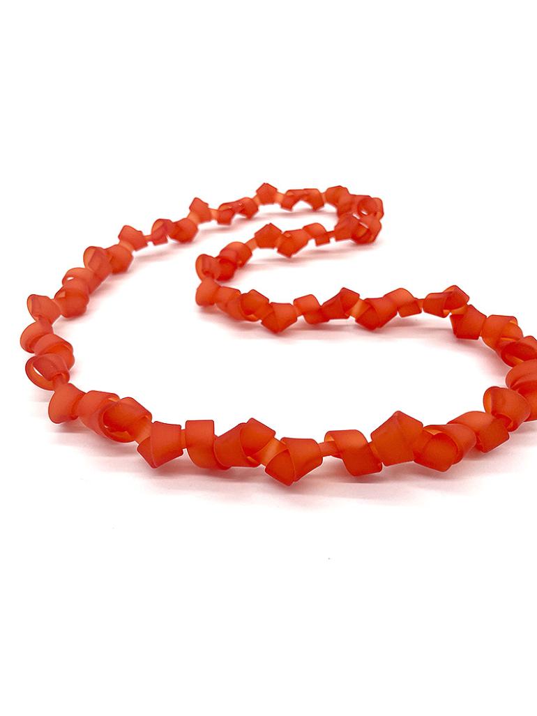 Silke Trekel, Halsschmuck I, o.T, Kunststoff, orange